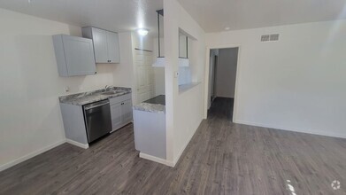 Building Photo - 1 bed 1 bath Sparks Duplex For Rent