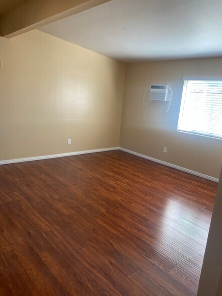 Building Photo - 837 S Gordon St