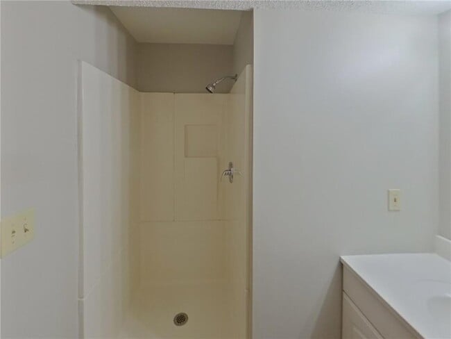 Building Photo - 2660 Roth Pl