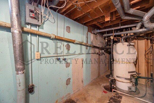Building Photo - 3052 S Bonn Ave