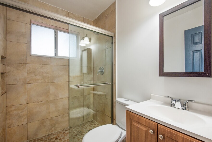 Master Bathroom - 3101 N 66th Ave