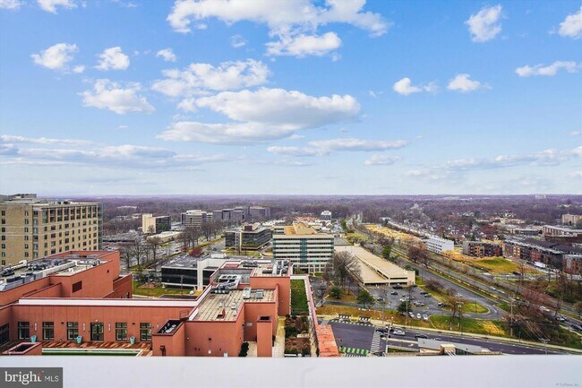 Building Photo - 930 Rose Ave