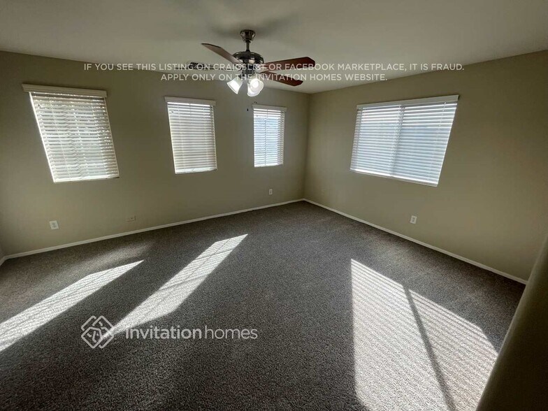 Building Photo - 5220 W Albeniz Pl