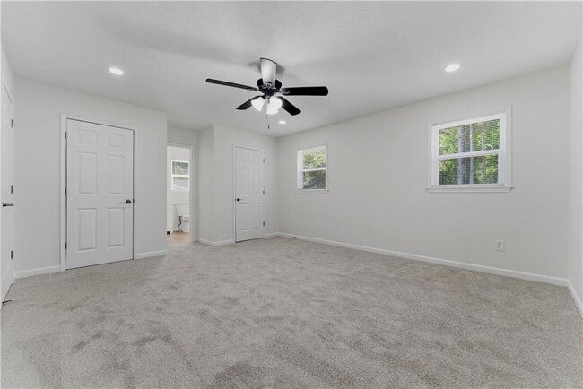 Building Photo - 5081 Hubert Dr