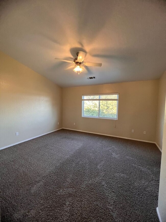 Building Photo - 2956 Sauvignon St