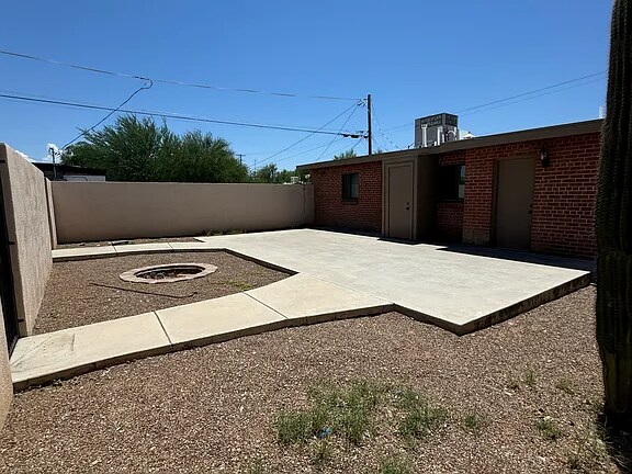 Building Photo - 120 N Campbell Ave