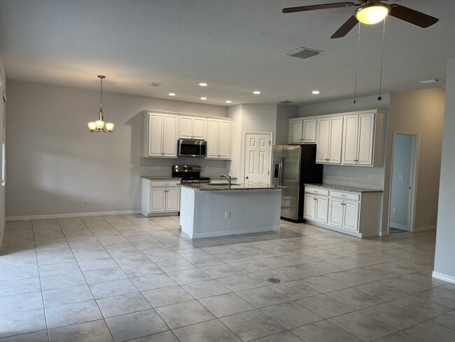 Building Photo - 3822 Milflores Dr