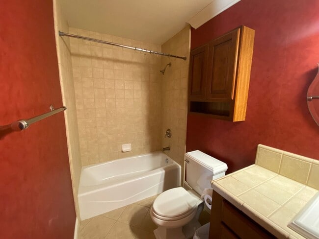 Building Photo - Beautiful Home with a Pool