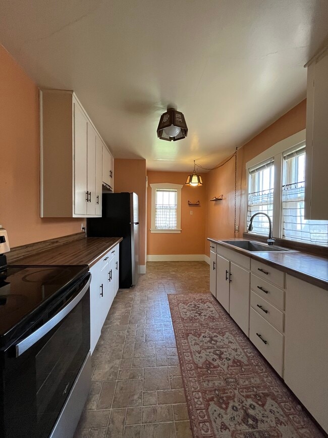 Kitchen - 29 Richards Pl