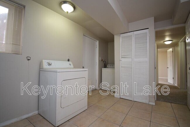 Building Photo - 6131 Misty Way