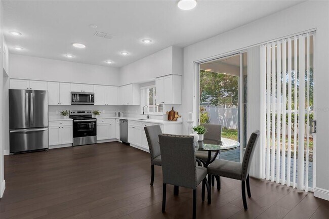 Building Photo - 1121 Needlewood Loop