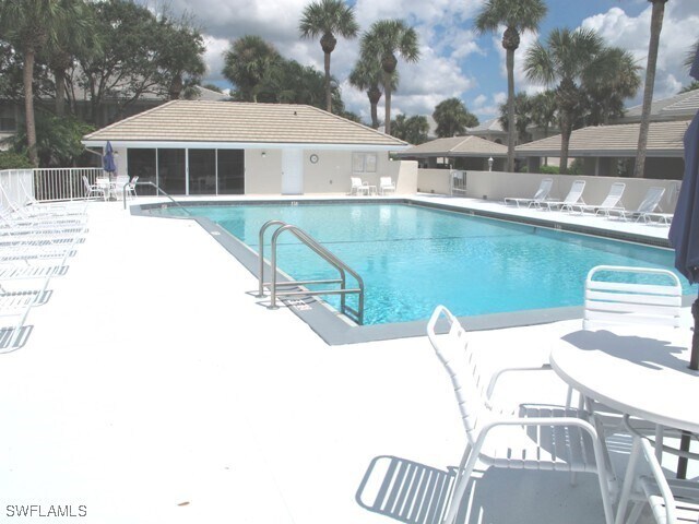 Building Photo - 6260 Bellerive Ave