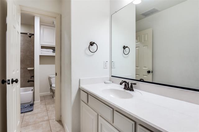 Building Photo - 13659 Thornton Dr
