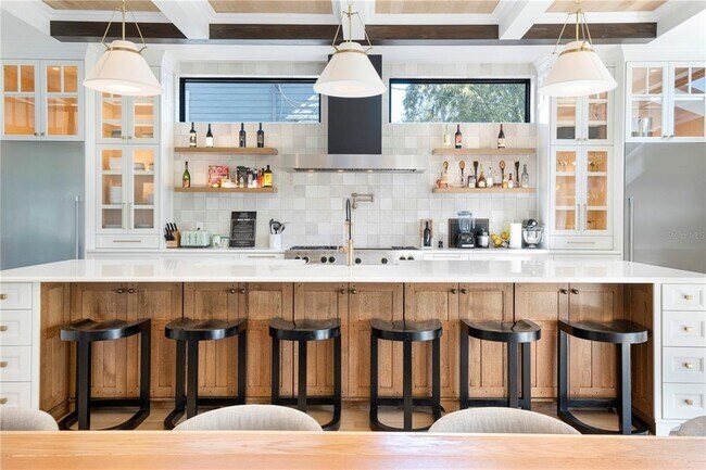 Building Photo - 319 W Frances Ave