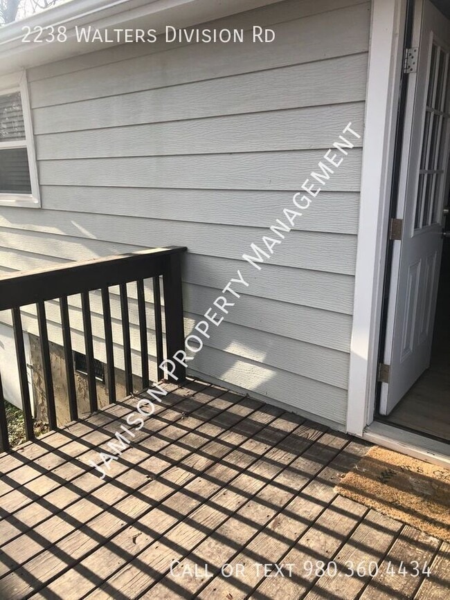 Building Photo - 2238 Walters Division Rd