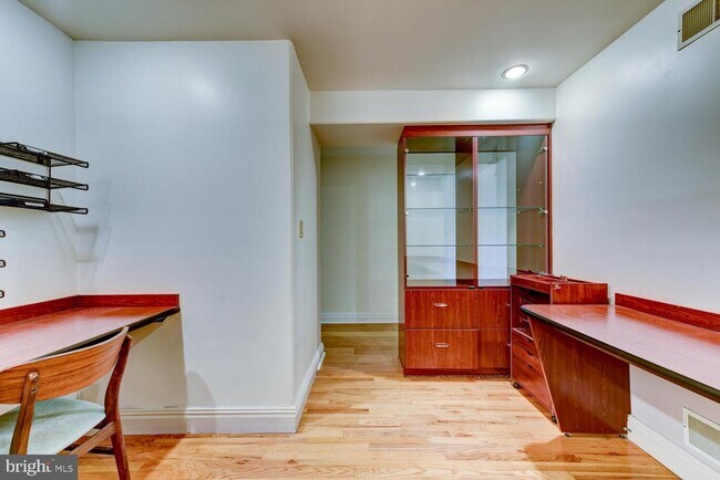 Building Photo - 22 Slayback Dr