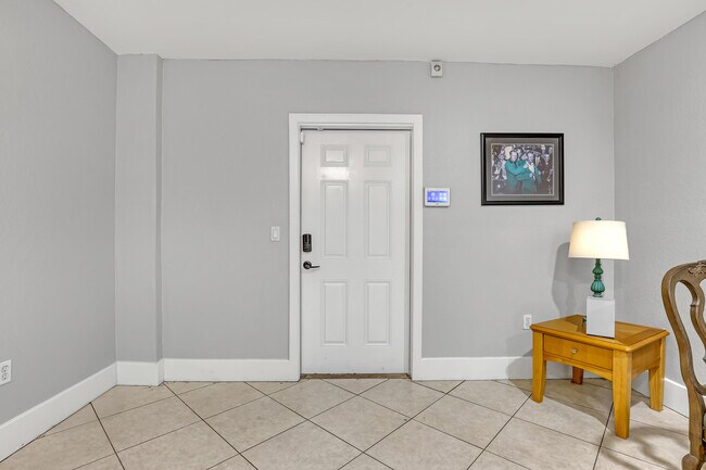 Building Photo - 10780 Anderson Ln