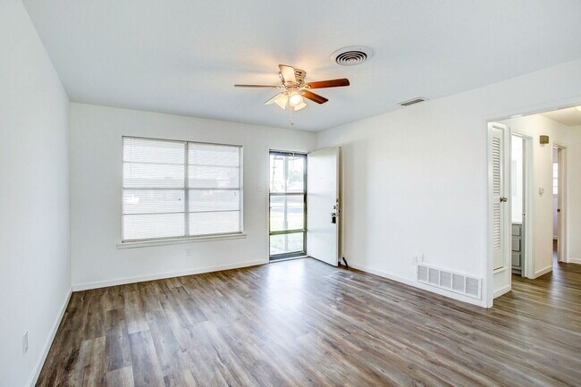 Building Photo - Sparkling Three Bedroom Home Located In North Lubbock