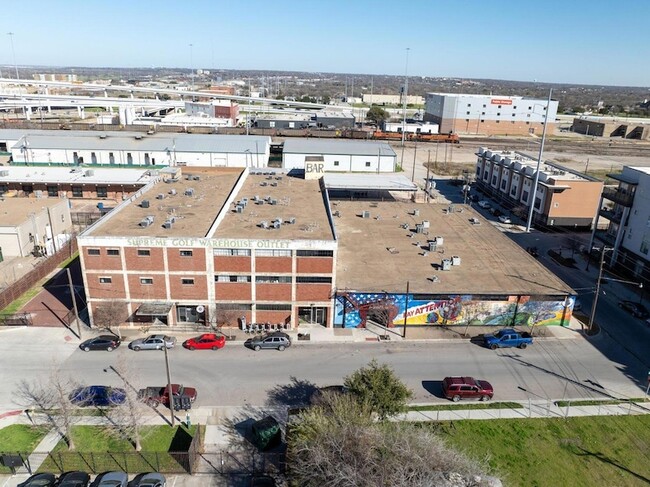 Building Photo - 201 S Calhoun St