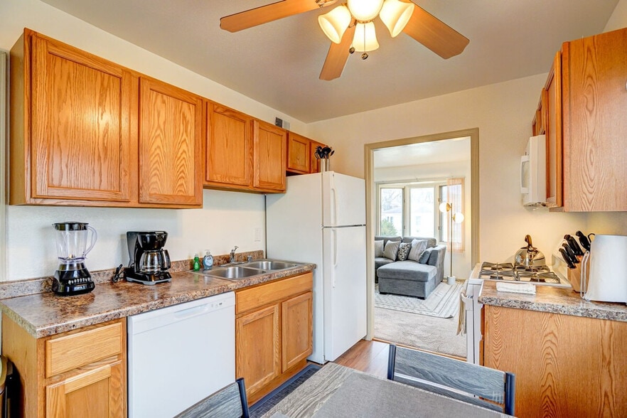 Building Photo - 5123 University Ave