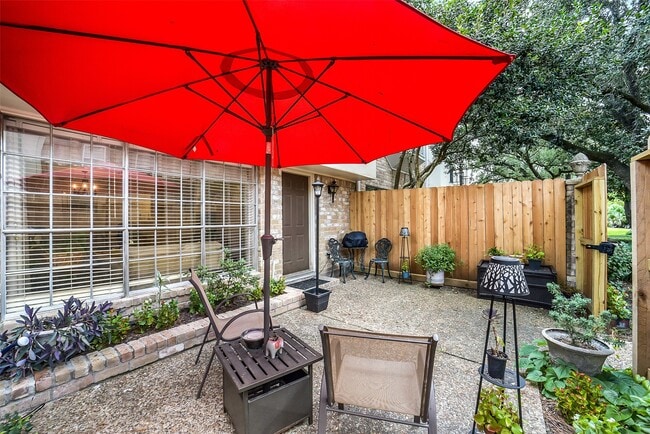 Building Photo - 923 Wax Myrtle Ln