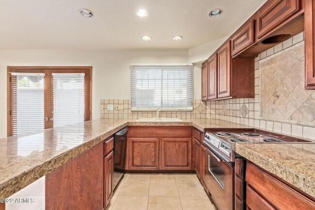Building Photo - Great Location in Scottsdale!  2 bedroom, 1.5 bath, community pool