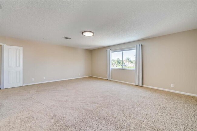 Building Photo - 558 Stonemont Dr