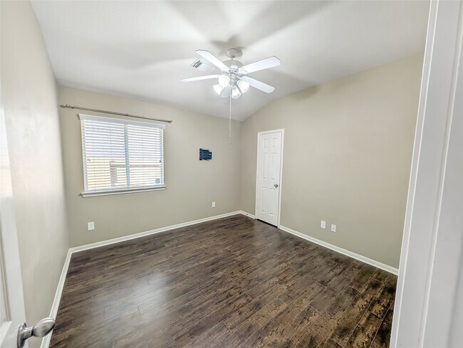 Building Photo - 26403 Abbey Springs Ln