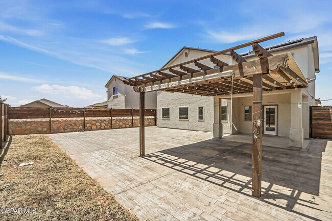 Building Photo - 14724 Tierra Fortaleza Ave