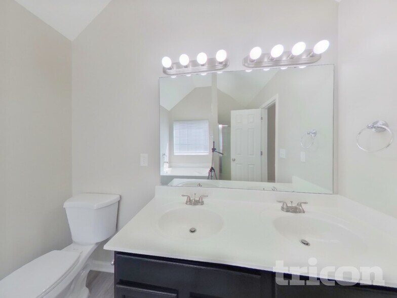 Building Photo - 1506 Kindred Cir NW