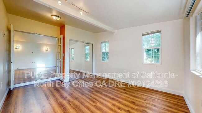 Building Photo - 17475 Summit Ave