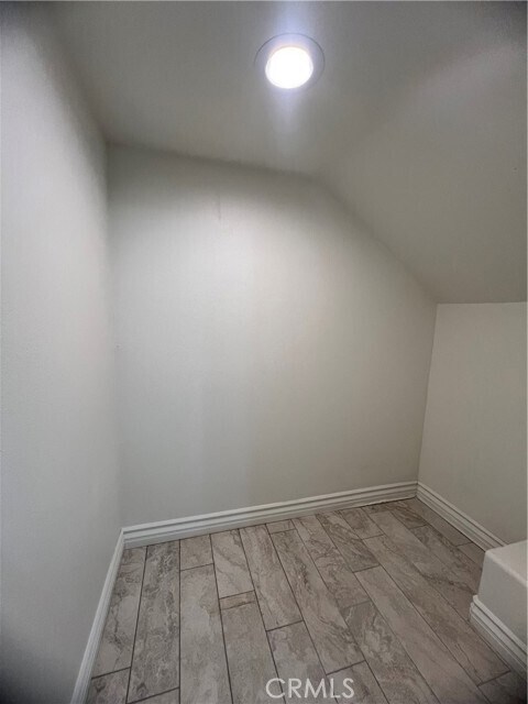 Building Photo - 10805 Pine St