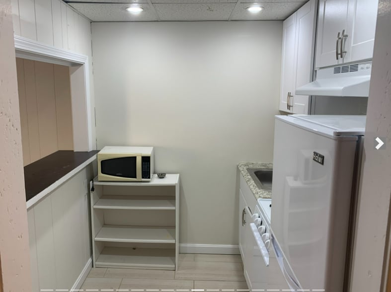 Building Photo - 465 Commonwealth Ave