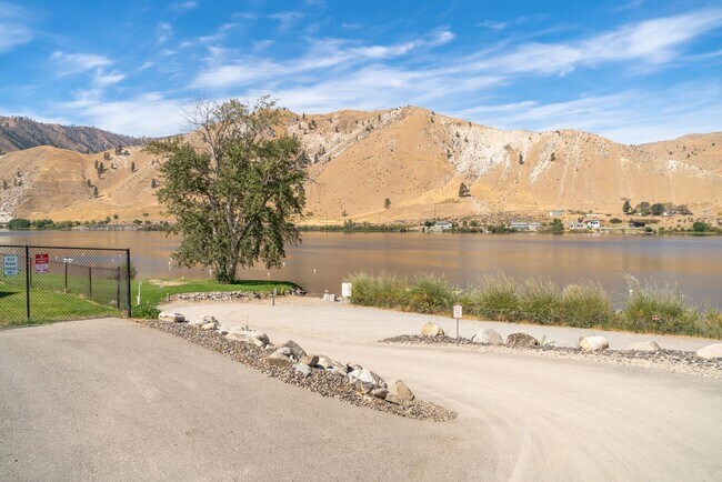 Building Photo - Luxurious Fully Furnished 3-Bedroom, 4-Bathroom Home – Move-In Ready!