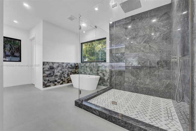 Building Photo - 6401 SW 84th St