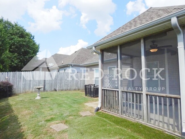 Building Photo - Spacious home in Pelham