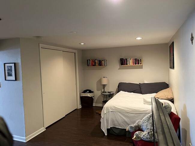 Building Photo - Must see studio near Sloans Lake!
