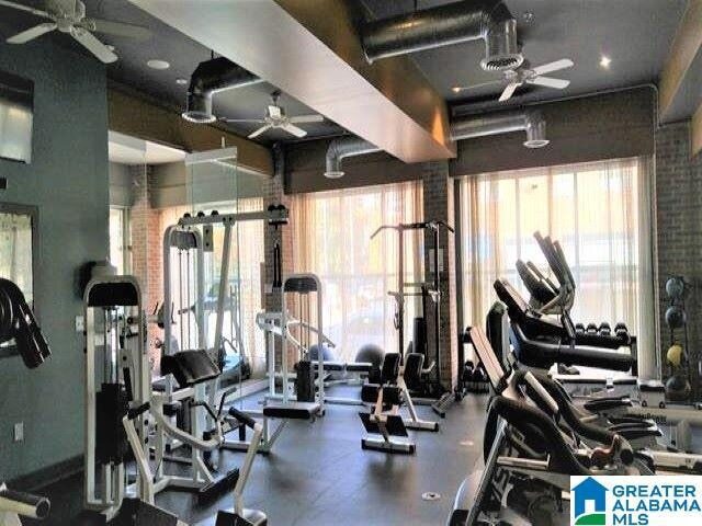 Building Photo - 2020 5th Ave