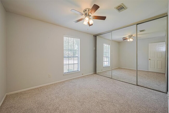 Building Photo - 4031 Sherwood W