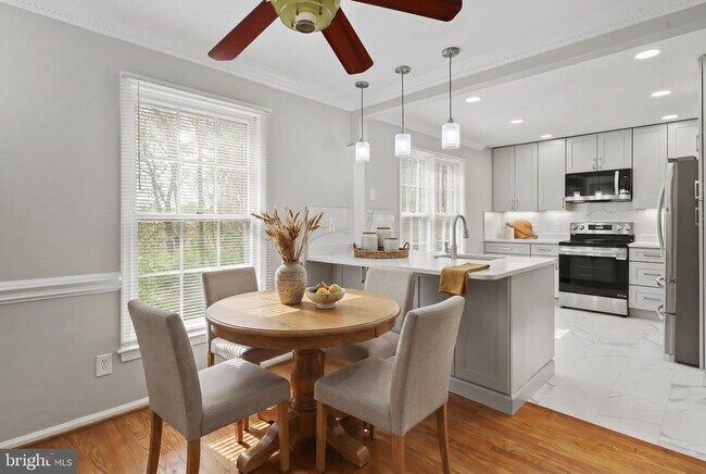 Building Photo - 8251 Clifton Farm Ct