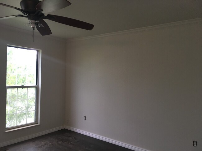 Building Photo - Beautiful Updated Beacon Hill Home - Newly...