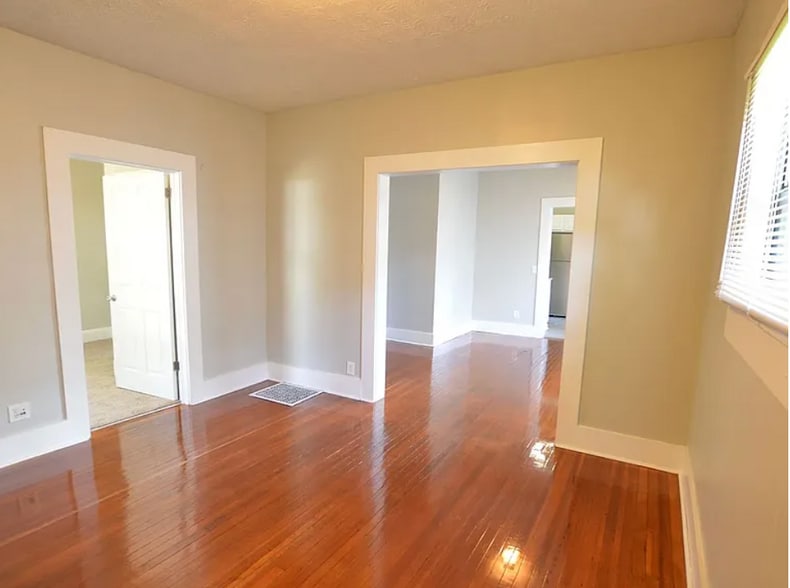 Building Photo - 4049 Byram Ave