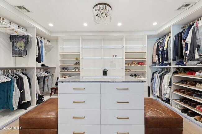 Building Photo - 3112 E Palo Verde Dr