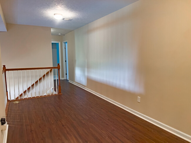 Building Photo - 252 Full Cir Dr