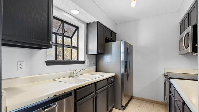 Building Photo - Spyglass Hill