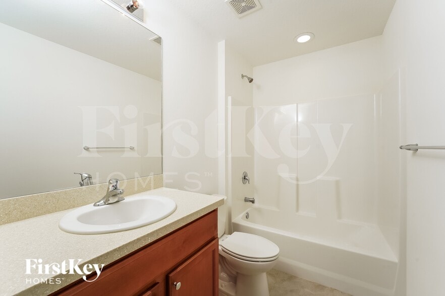 Building Photo - 1481 SW Kamchatka Ave