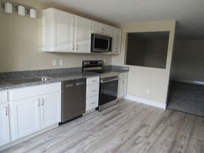 Building Photo - Plaistow Remodeled 2 Bedroom Condominium! ...