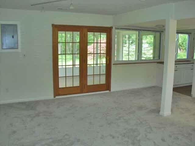 Building Photo - 255 Brookside Dr