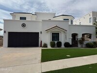 Building Photo - 1605 Playa Del Sol St