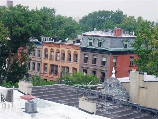 Building Photo - 258 Barrow St